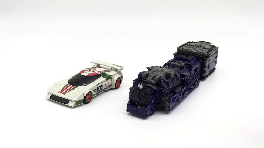 Transformers Earthrise Deluxe Wheeljack Video Review With Images 23 (23 of 24)